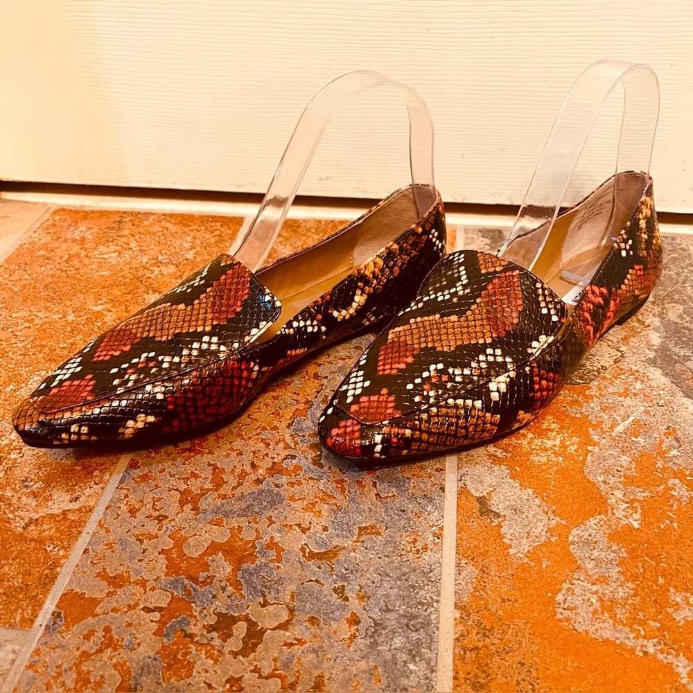 🕶️NWOB!! Fabulous Steve Madden Women's Multicolor Snakeskin Flats!